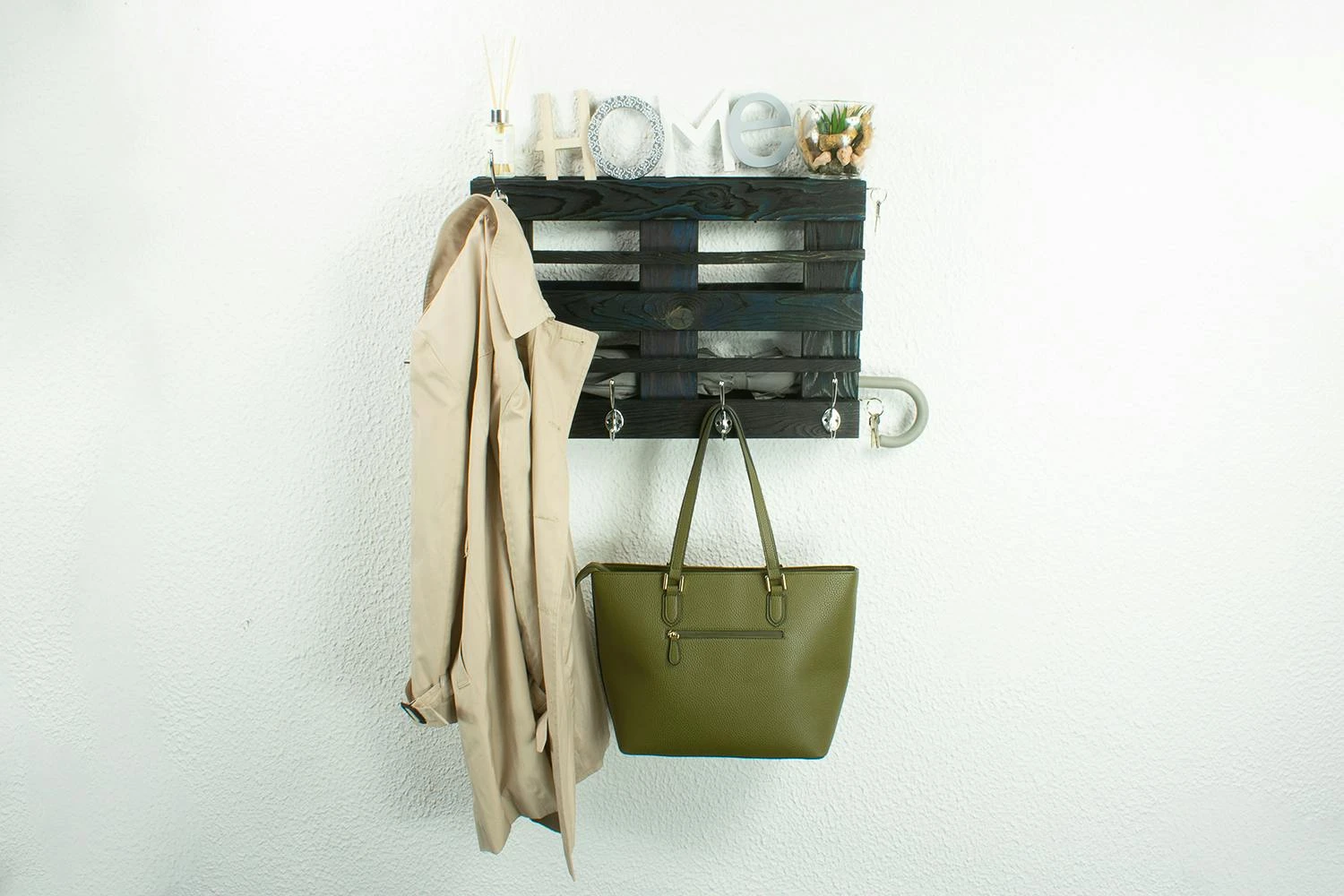 PAL-BABY Wandregal, Wandgarderobe Z.B. Für Gartenwerkzeuge, Tassen Oder Anderes / Rot 6 PAL-BABY Wandregal, Wandgarderobe Z.B. Für Gartenwerkzeuge, Tassen Oder Anderes / Rot – Bild 6